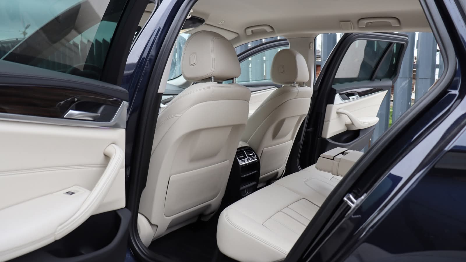 BMW 520 G31 Touring 2.0D 190 CP LuxuryLine - poza 13