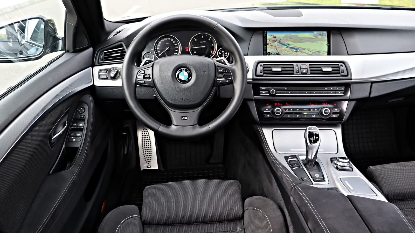 BMW 520D Limuzina M Sport 184 CP Steptronic - poza 18