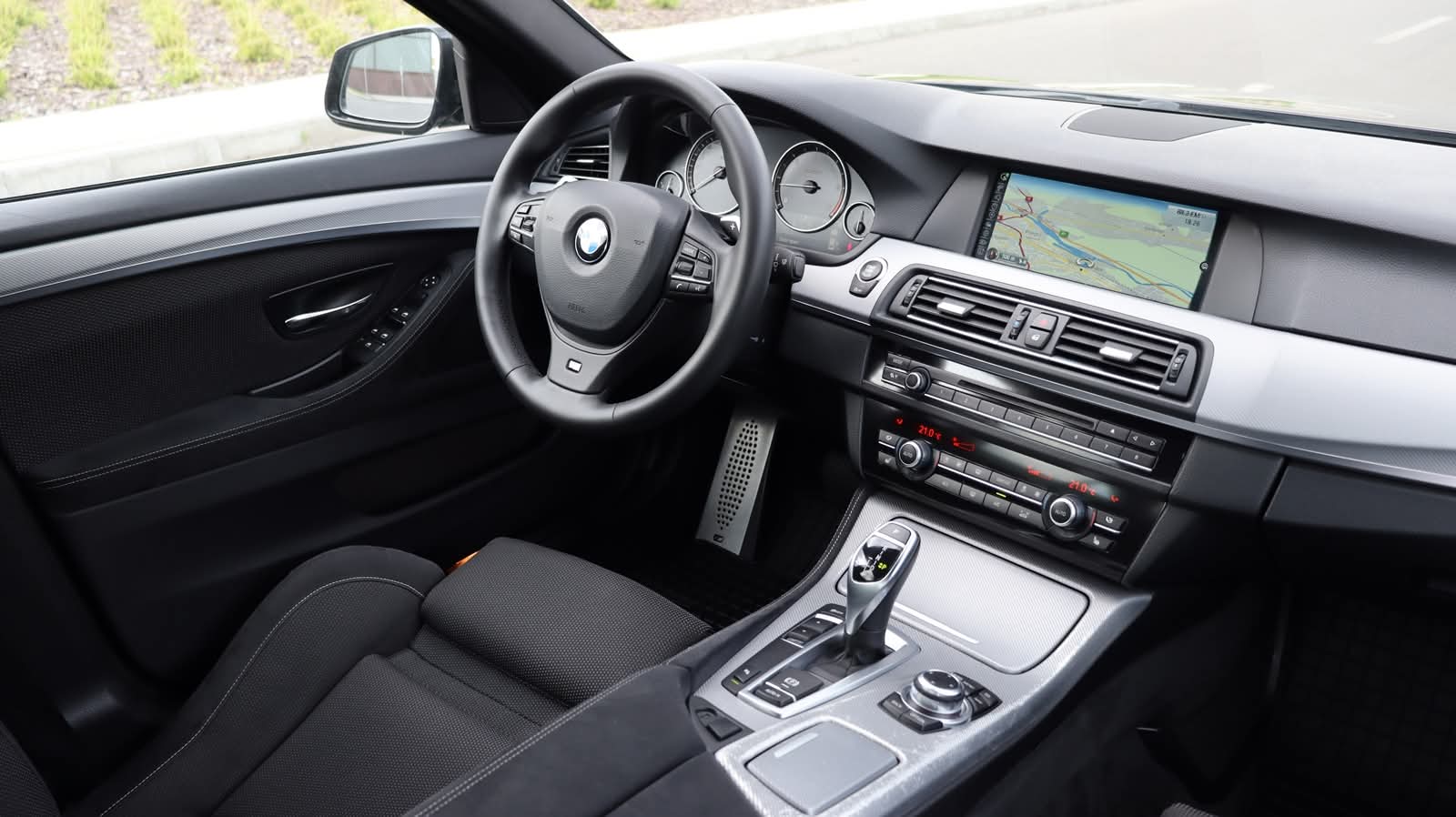BMW 520D Limuzina M Sport 184 CP Steptronic - poza 20