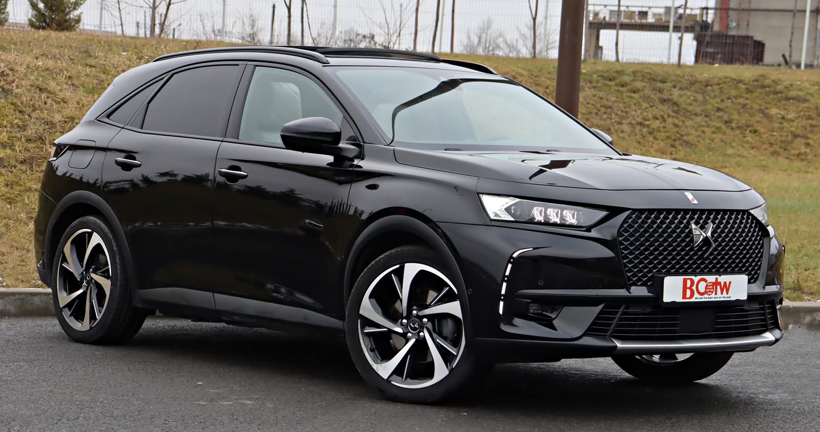 DS 7 Crossback 1.6 PureTech 225 CP Plug-in Hybrid - poza 3