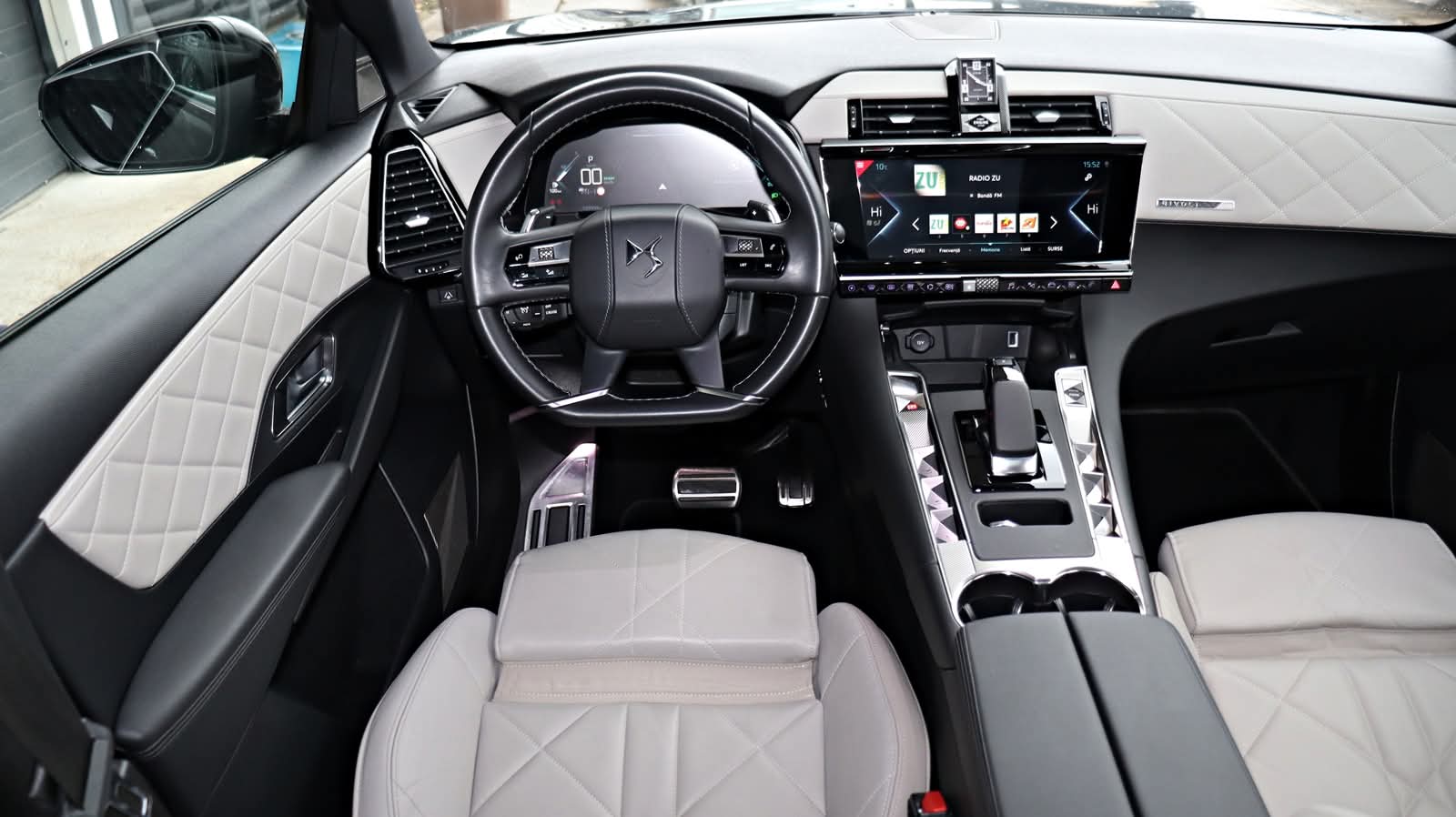 DS 7 Crossback 1.6 PureTech 225 CP Plug-in Hybrid - poza 17