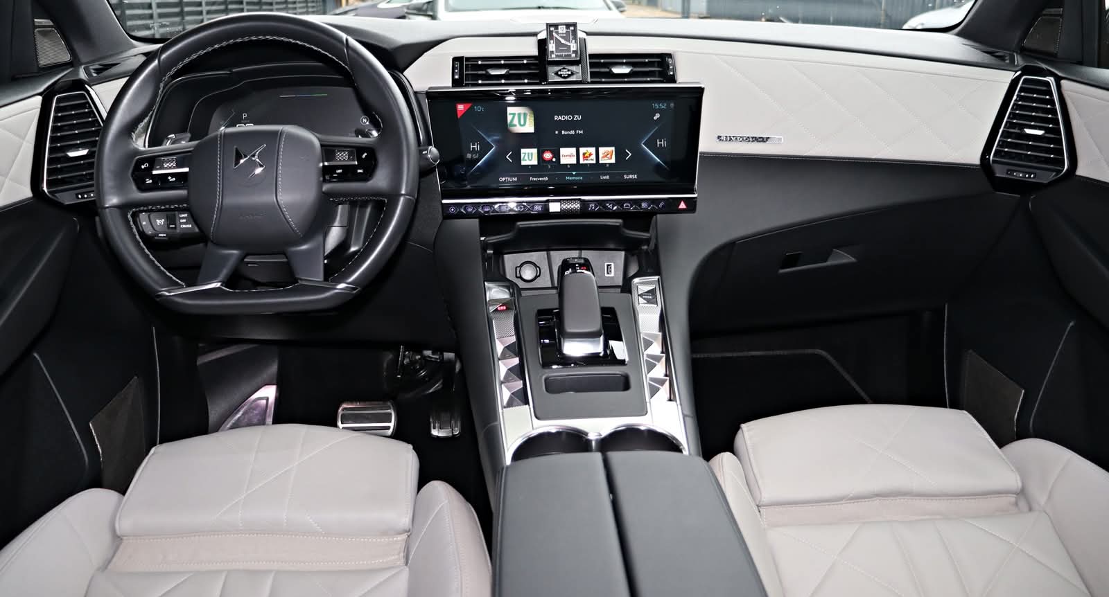 DS 7 Crossback 1.6 PureTech 225 CP Plug-in Hybrid - poza 18