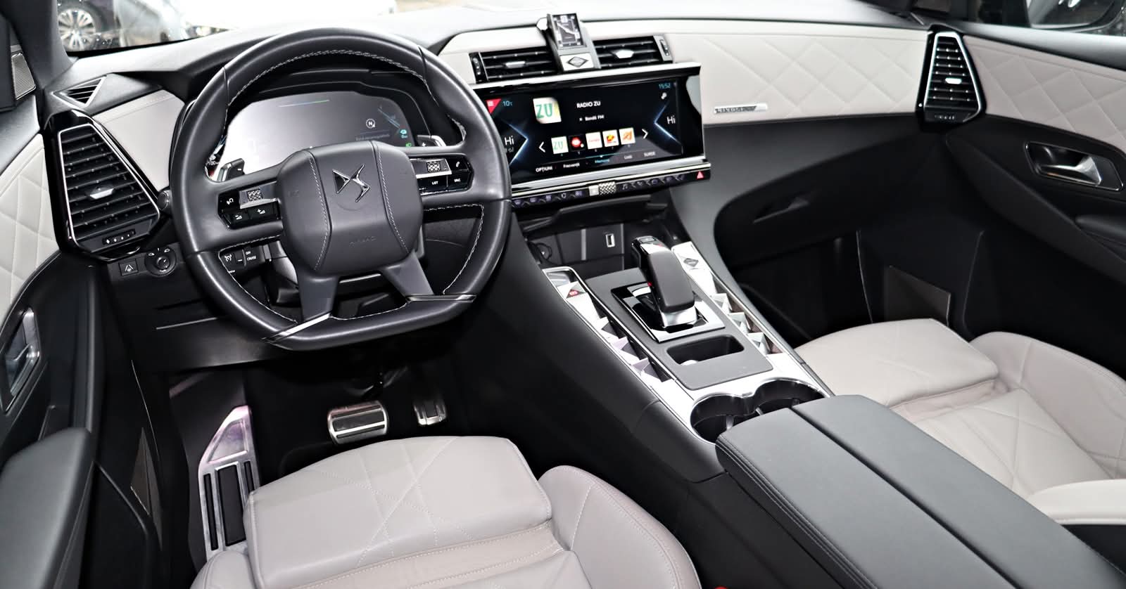DS 7 Crossback 1.6 PureTech 225 CP Plug-in Hybrid - poza 19