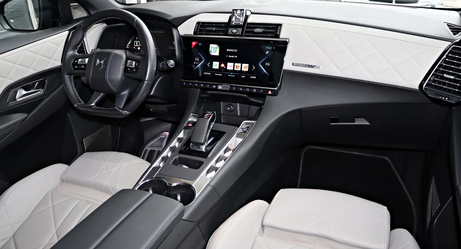 DS 7 Crossback 1.6 PureTech 225 CP Plug-in Hybrid - poza 20