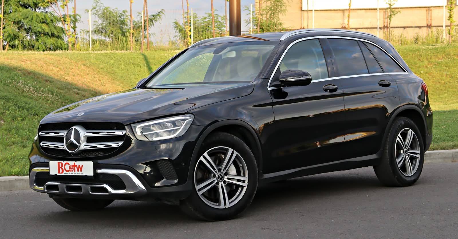 Mercedes GLC 300d Facelift 4MATIC 245 CP G-TRONIC - poza 4