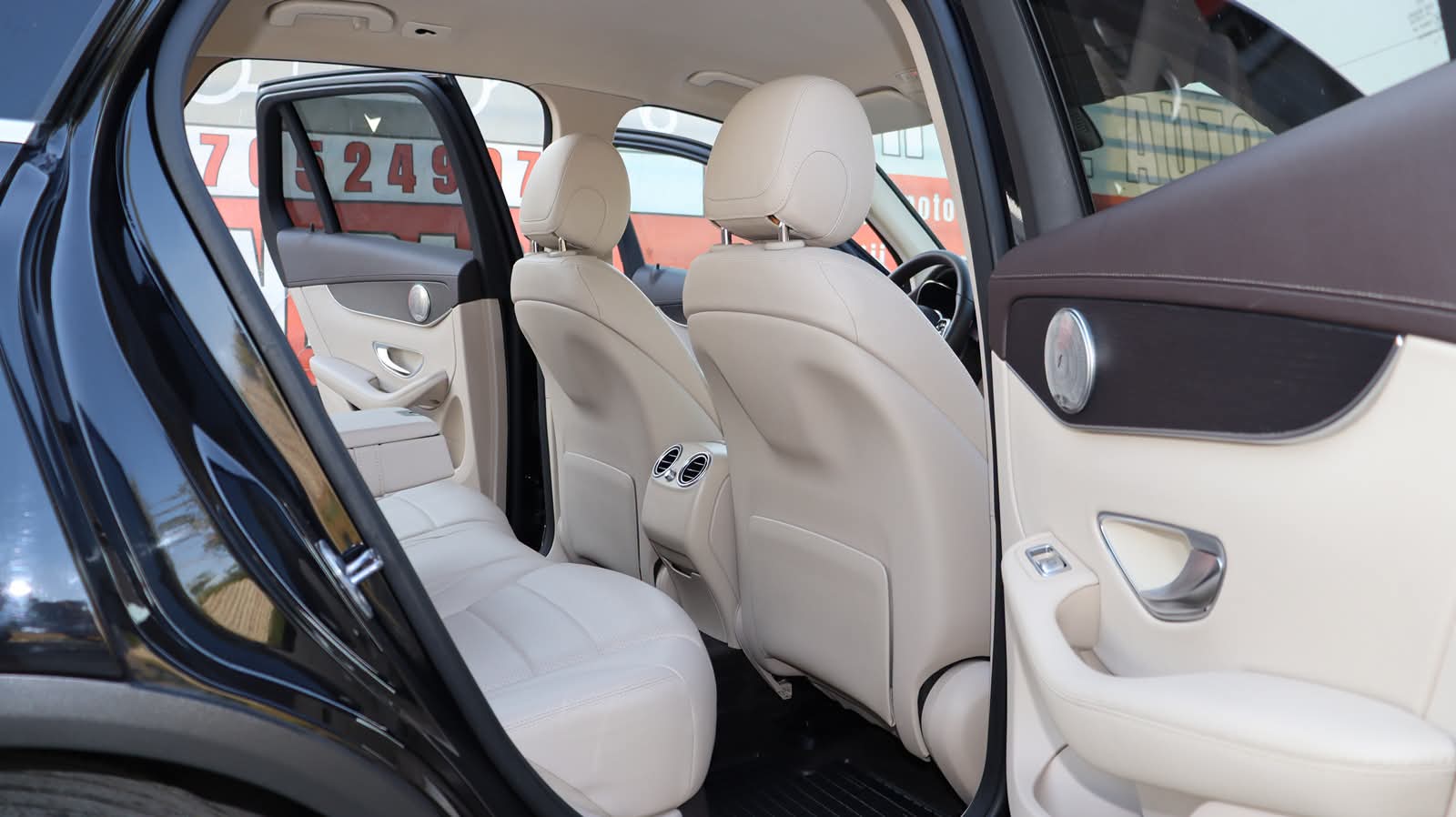 Mercedes GLC 300d Facelift 4MATIC 245 CP G-TRONIC - poza 14